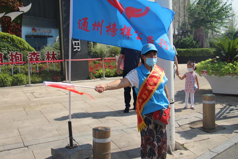 <strong>美女小穴黄色小视频在线观看</strong>